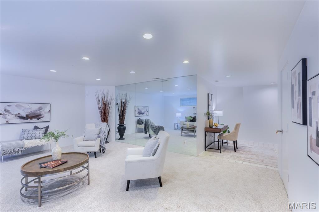 7718 Walinca Terrace