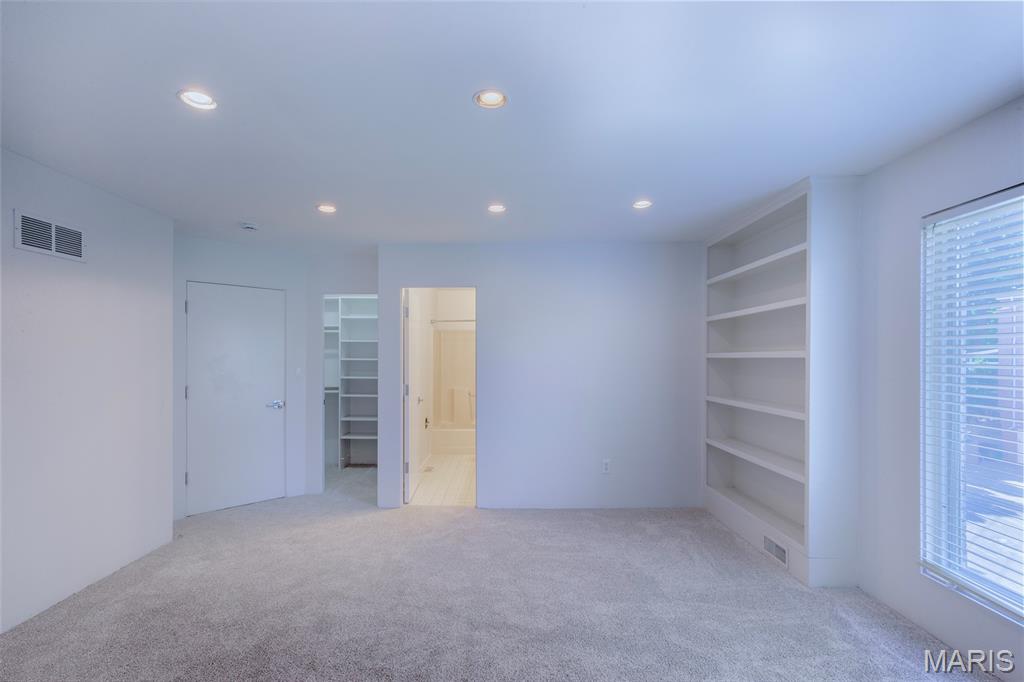7718 Walinca Terrace