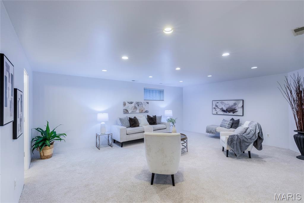 7718 Walinca Terrace