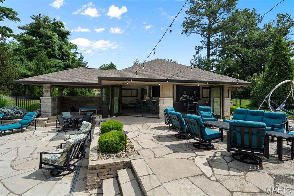 10 Sackston Woods Lane