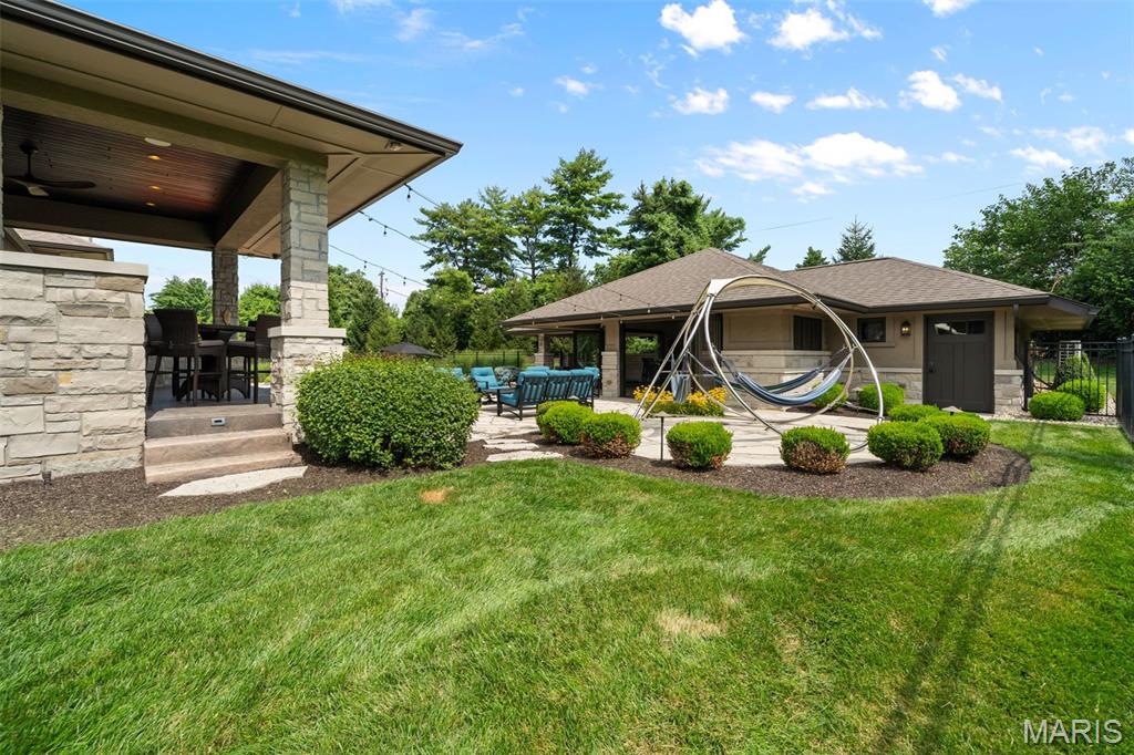 10 Sackston Woods Lane
