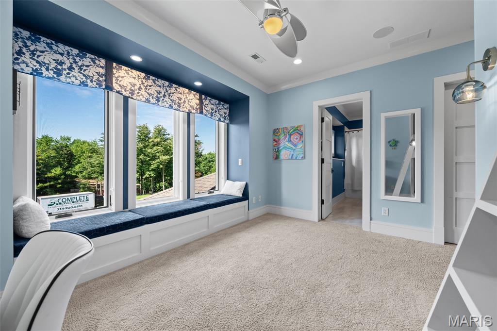 10 Sackston Woods Lane