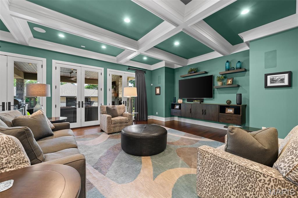 10 Sackston Woods Lane