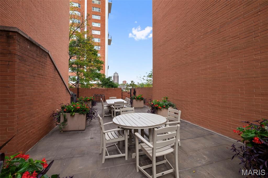 750 S Hanley Road Unit: 430