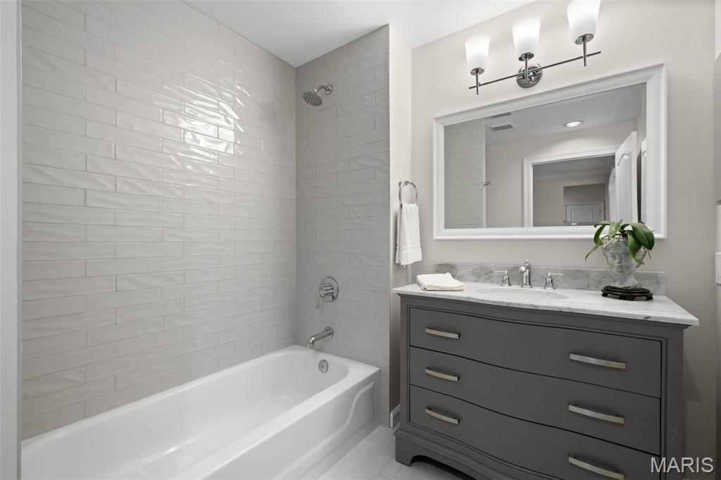 750 S Hanley Road Unit: 430