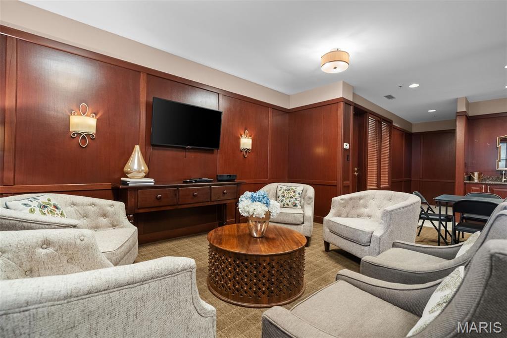 750 S Hanley Road Unit: 430