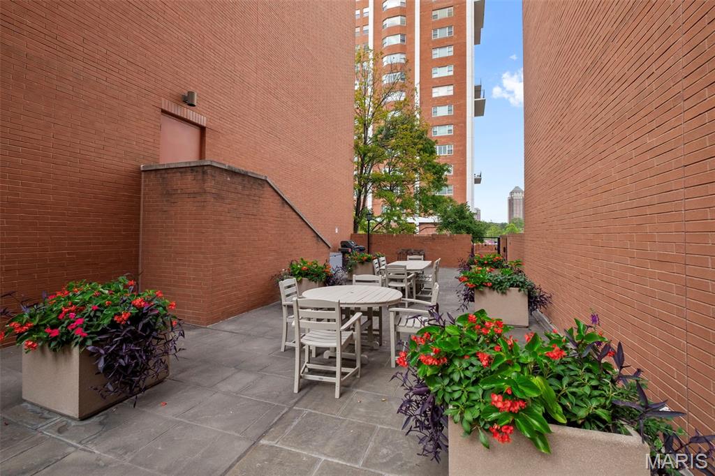 750 S Hanley Road Unit: 430
