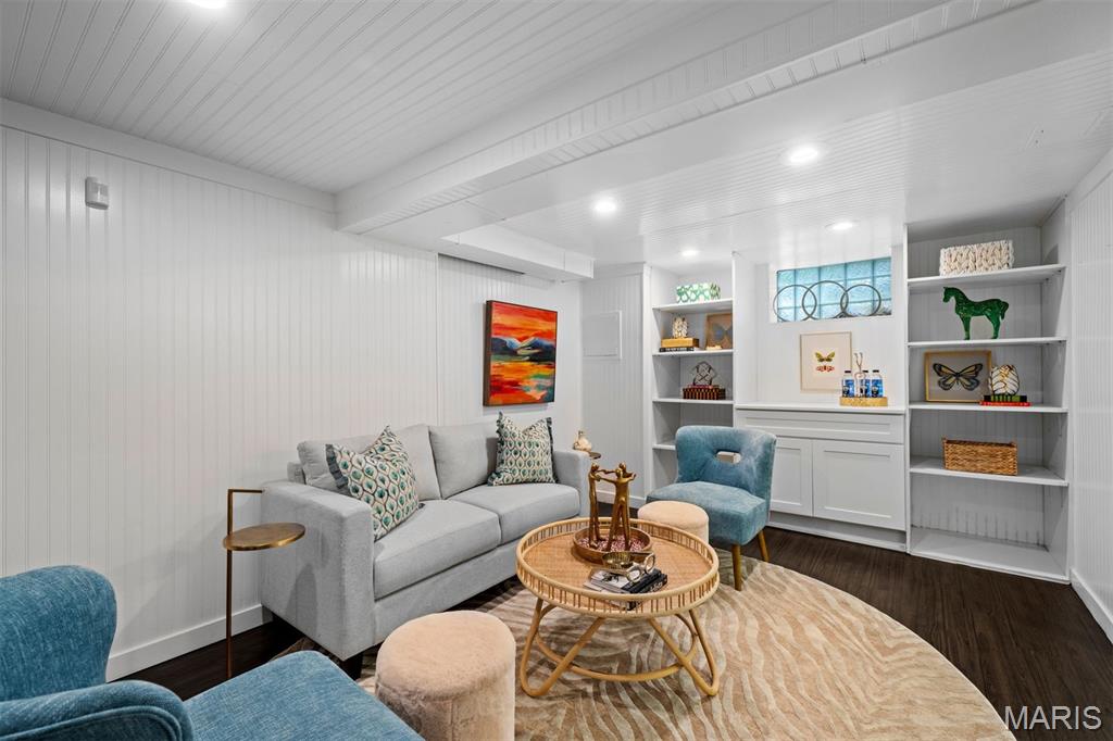 422 Mission Court