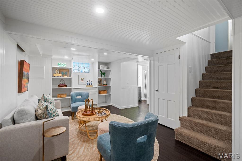 422 Mission Court