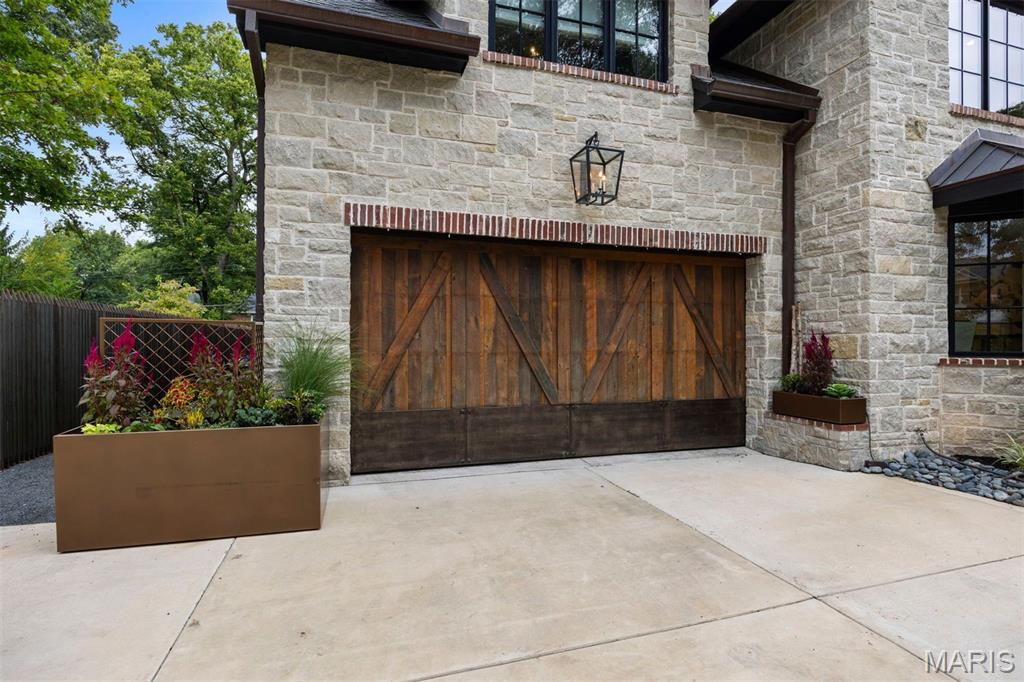 1353 Green Tree Lane