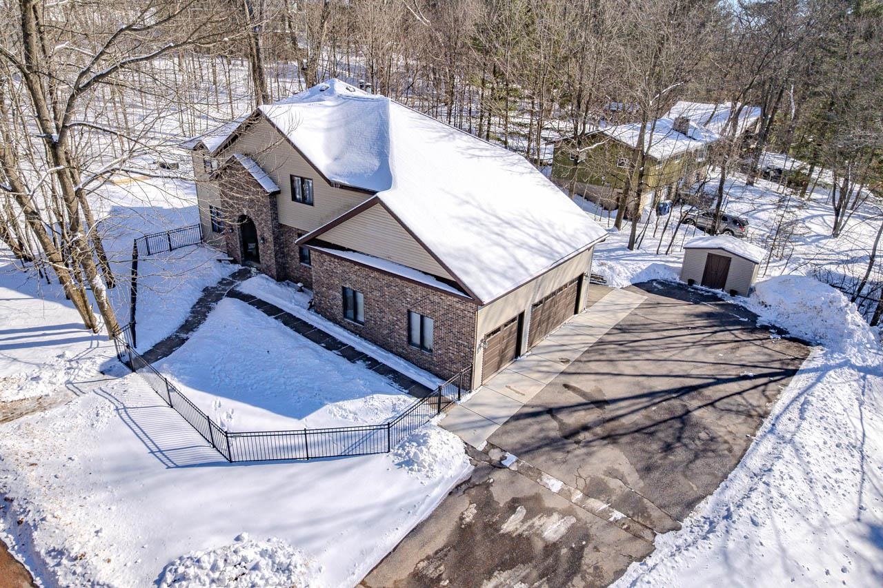 1401 WOODLAND RIDGE ROAD