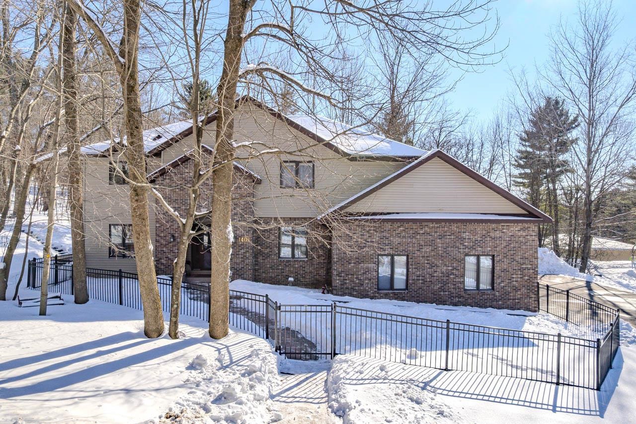 1401 WOODLAND RIDGE ROAD