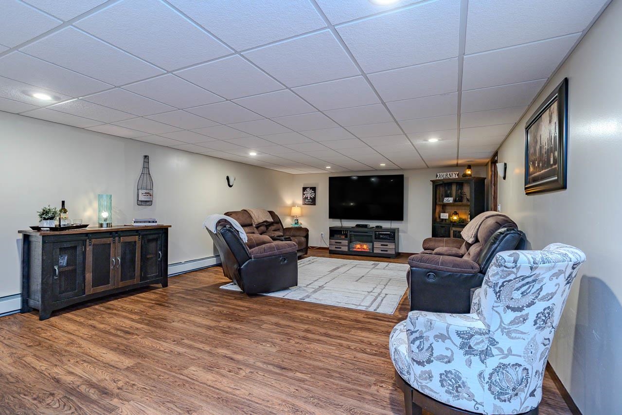 1401 WOODLAND RIDGE ROAD