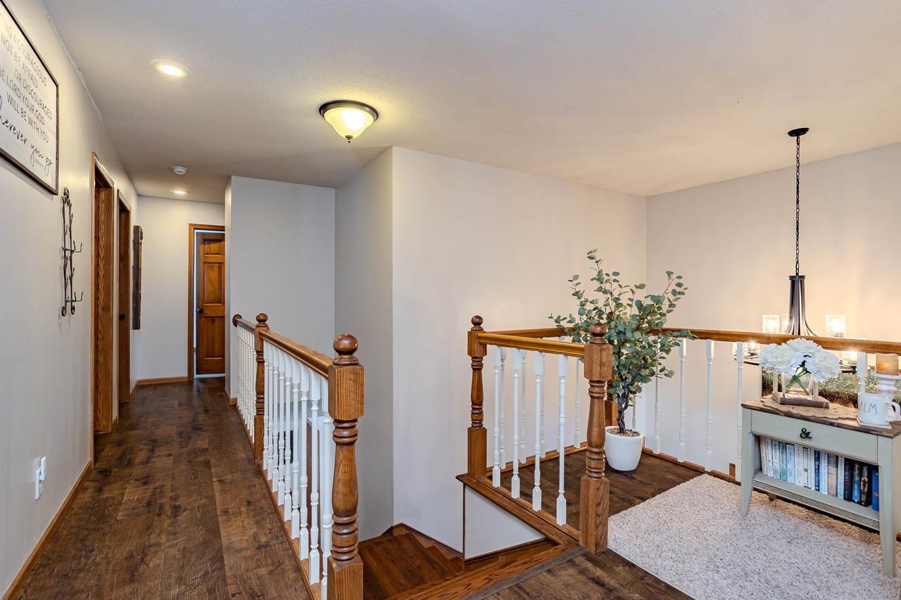 1401 WOODLAND RIDGE ROAD