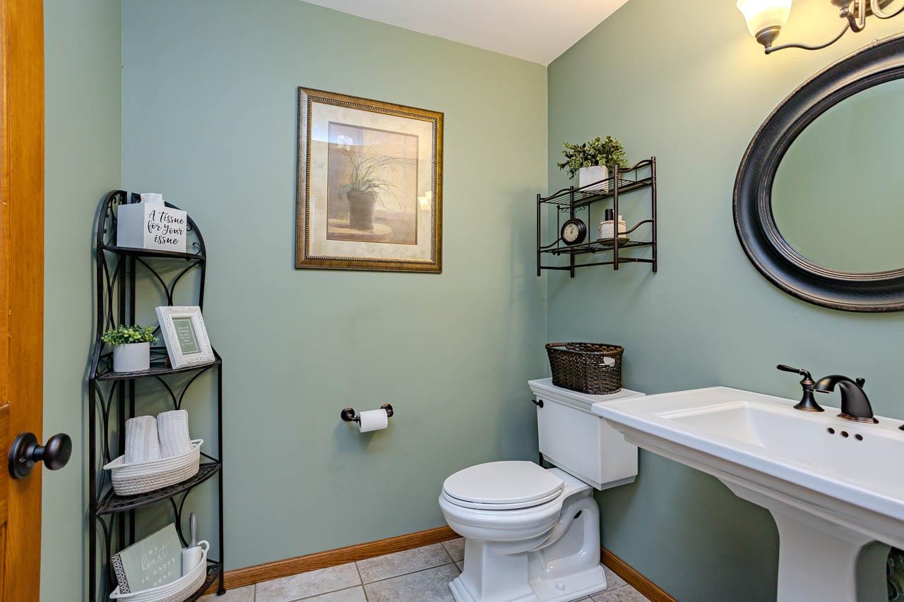 1401 WOODLAND RIDGE ROAD