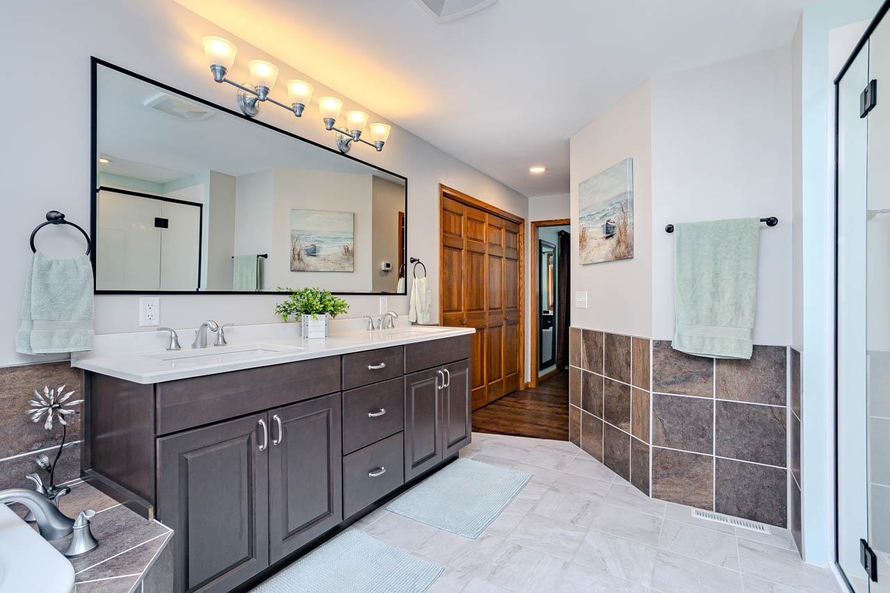 1401 WOODLAND RIDGE ROAD