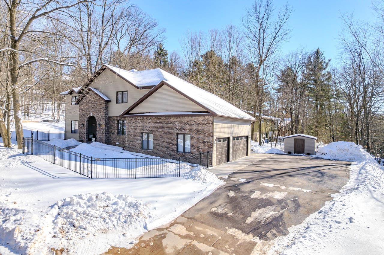 1401 WOODLAND RIDGE ROAD