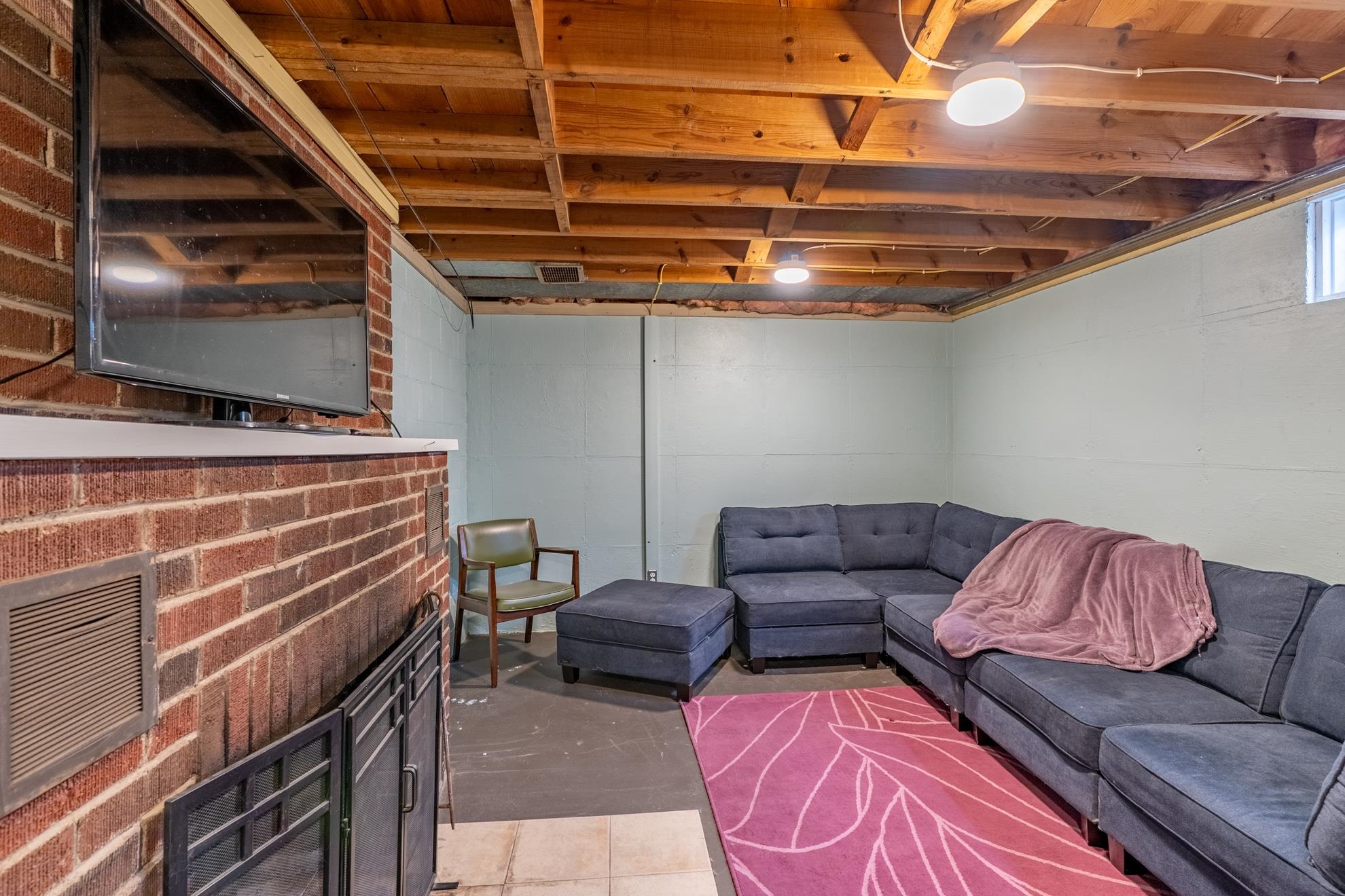 806 CHELLIS STREET
