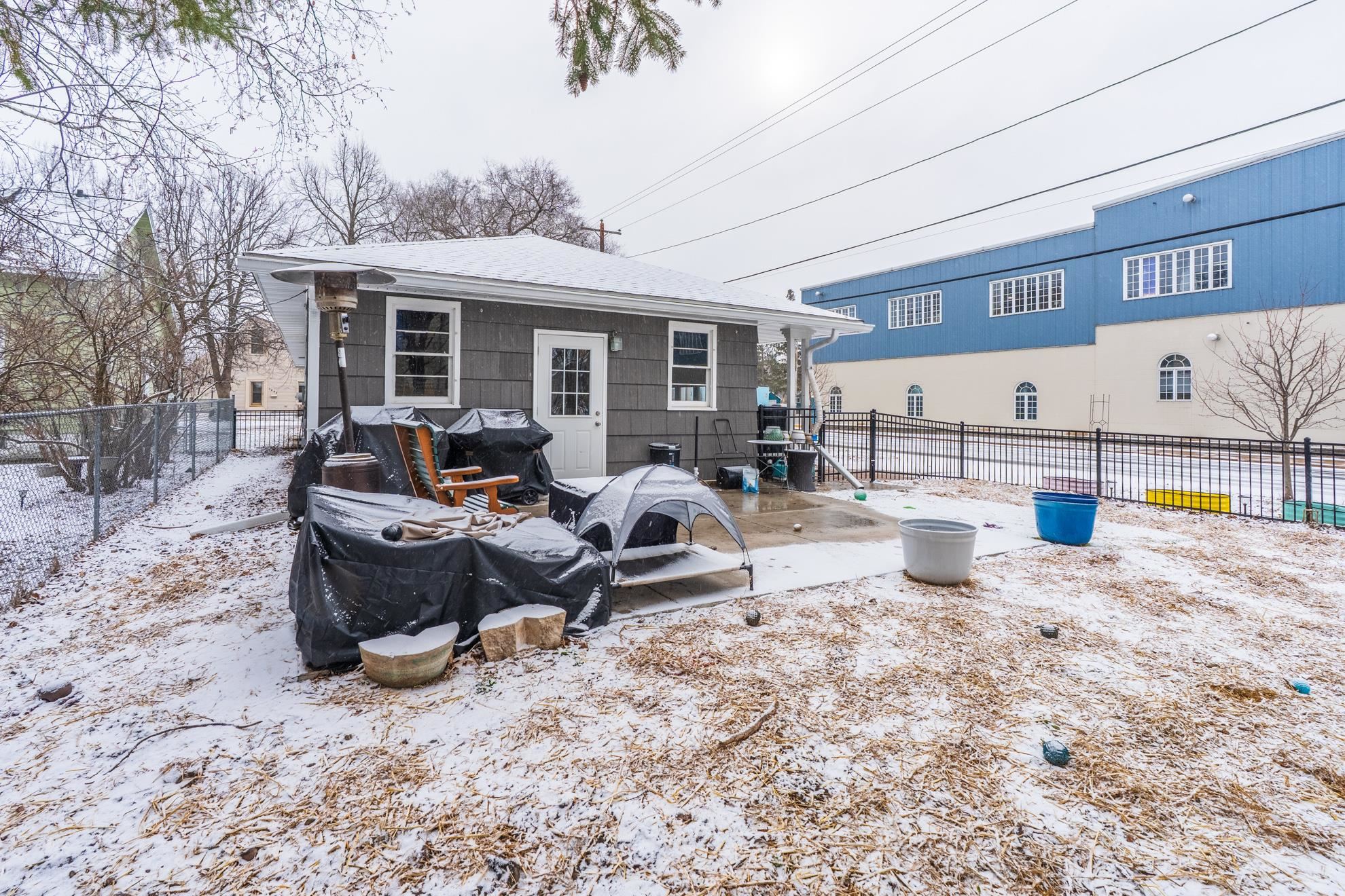 806 CHELLIS STREET
