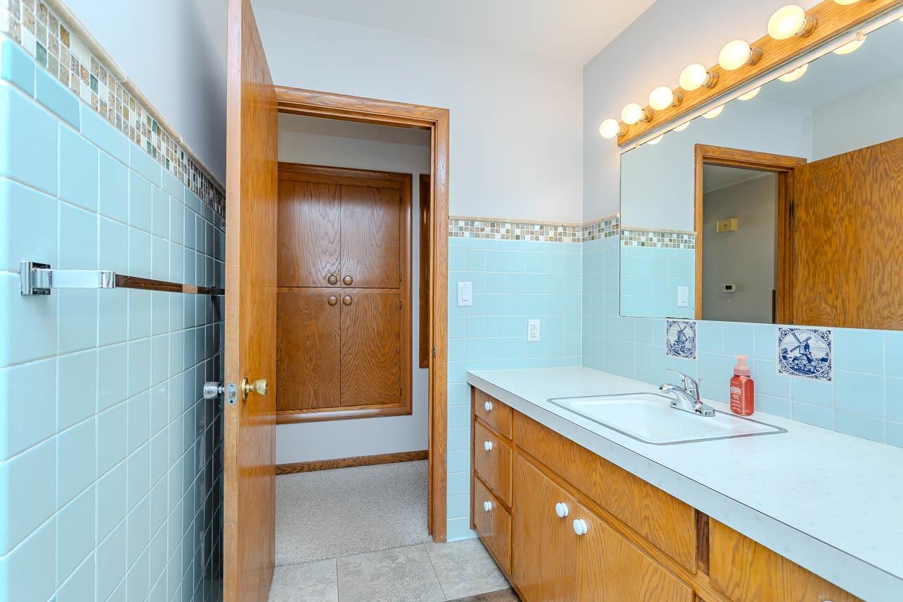 2268 CIRCLE DRIVE
