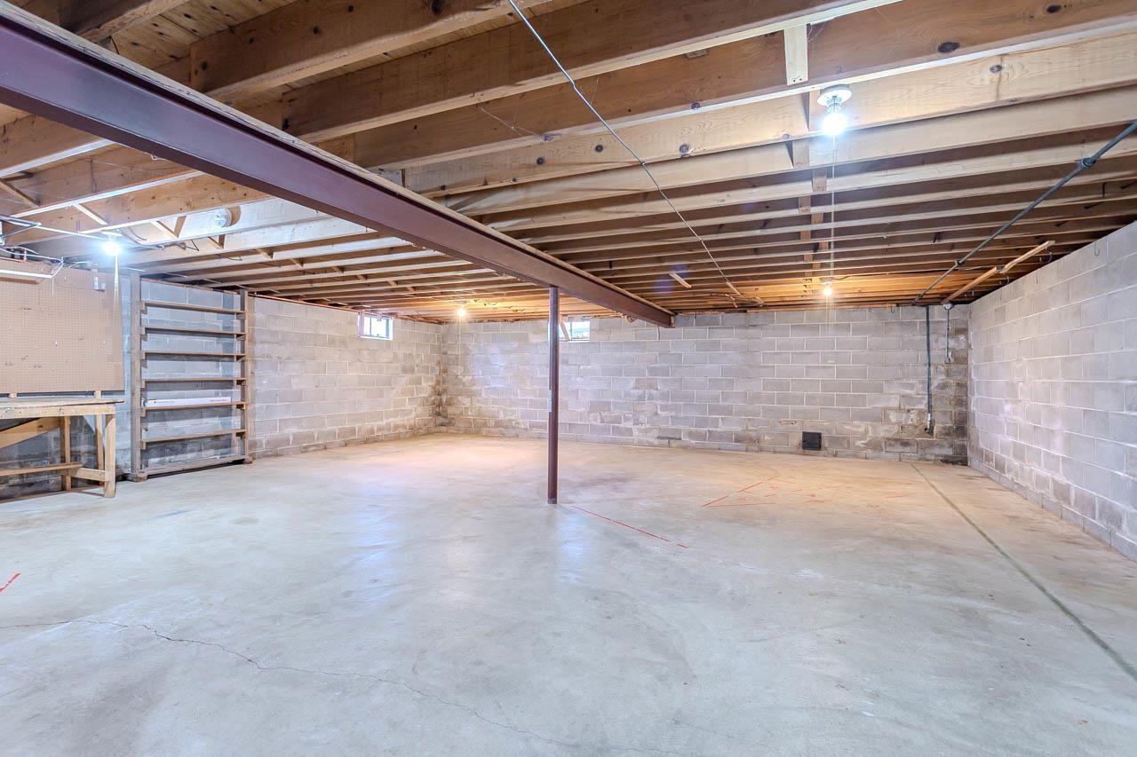 2268 CIRCLE DRIVE