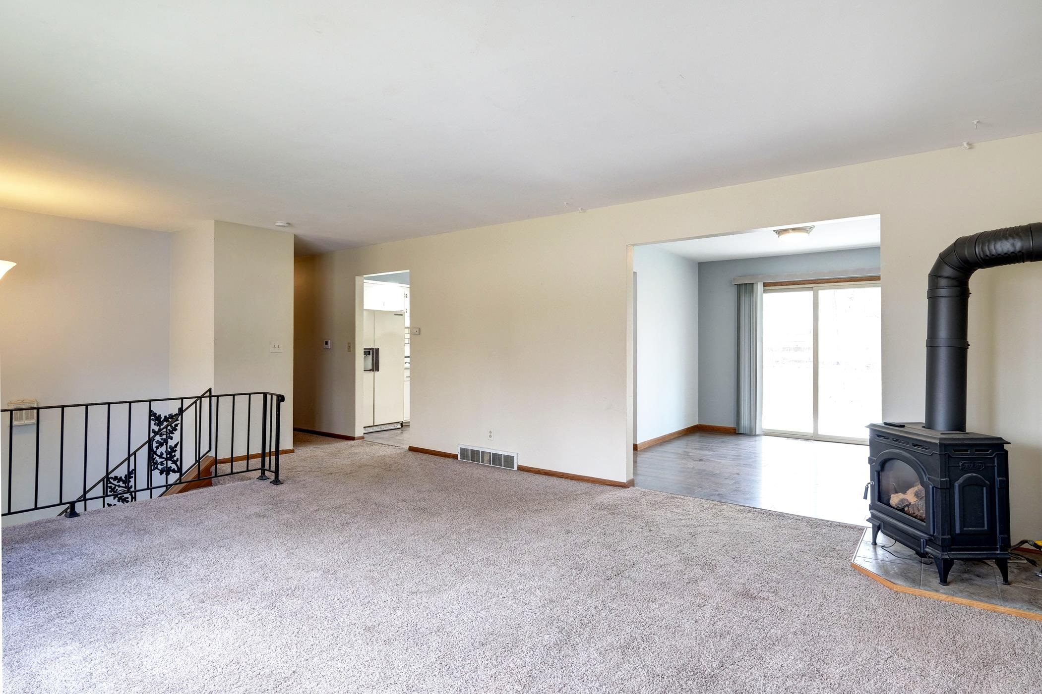 1203 HOLUB STREET