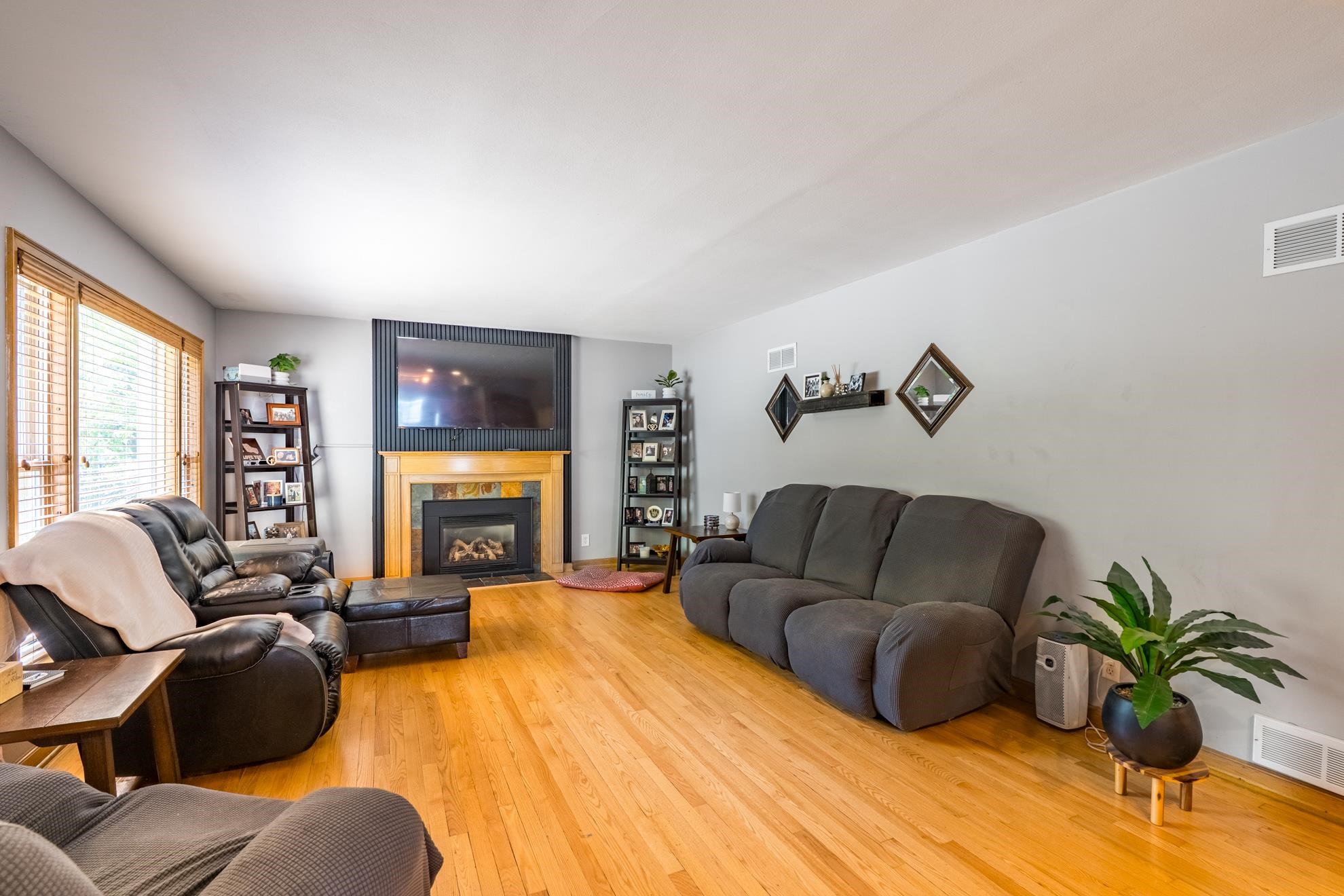 422 N 7TH AVENUE