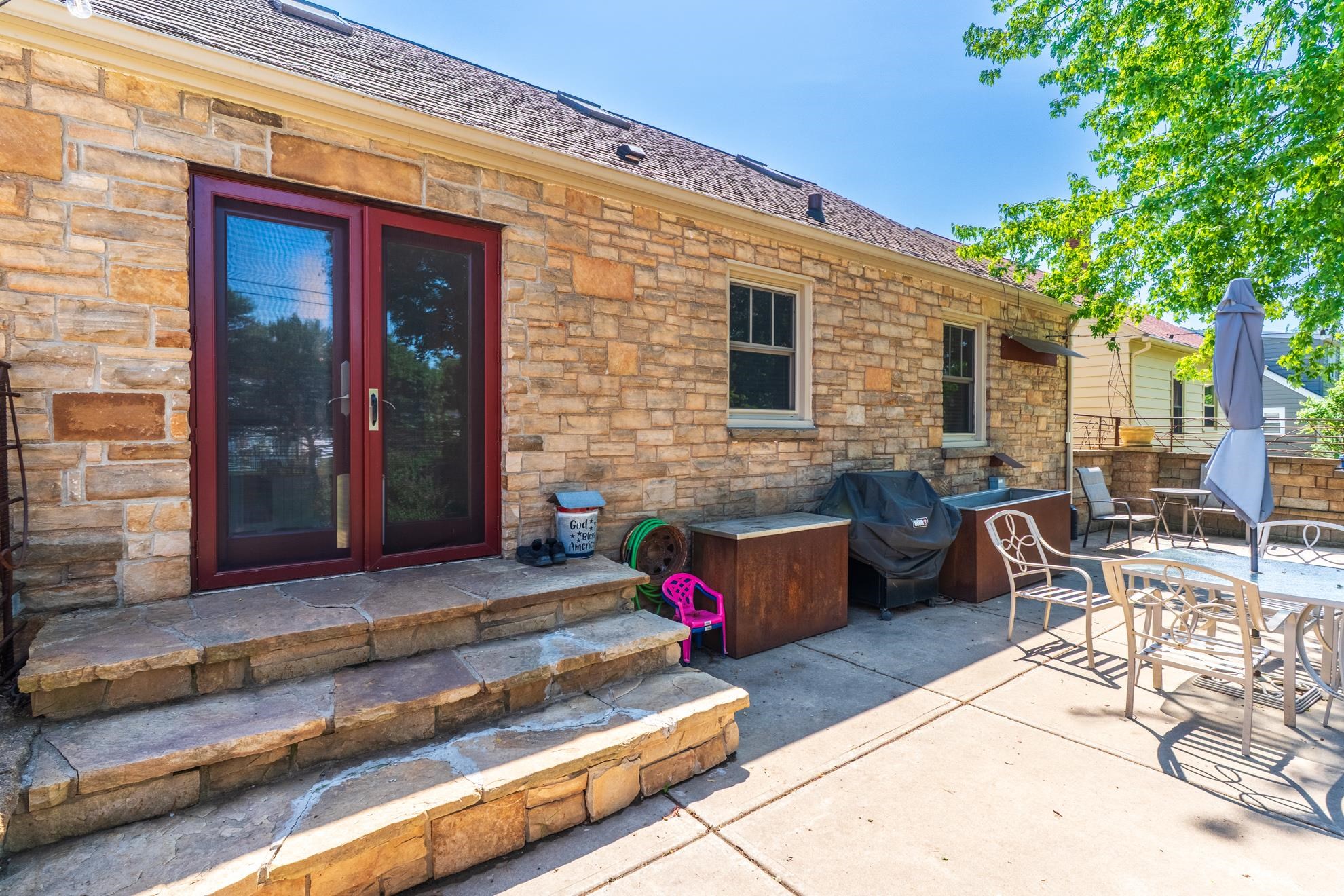 422 N 7TH AVENUE
