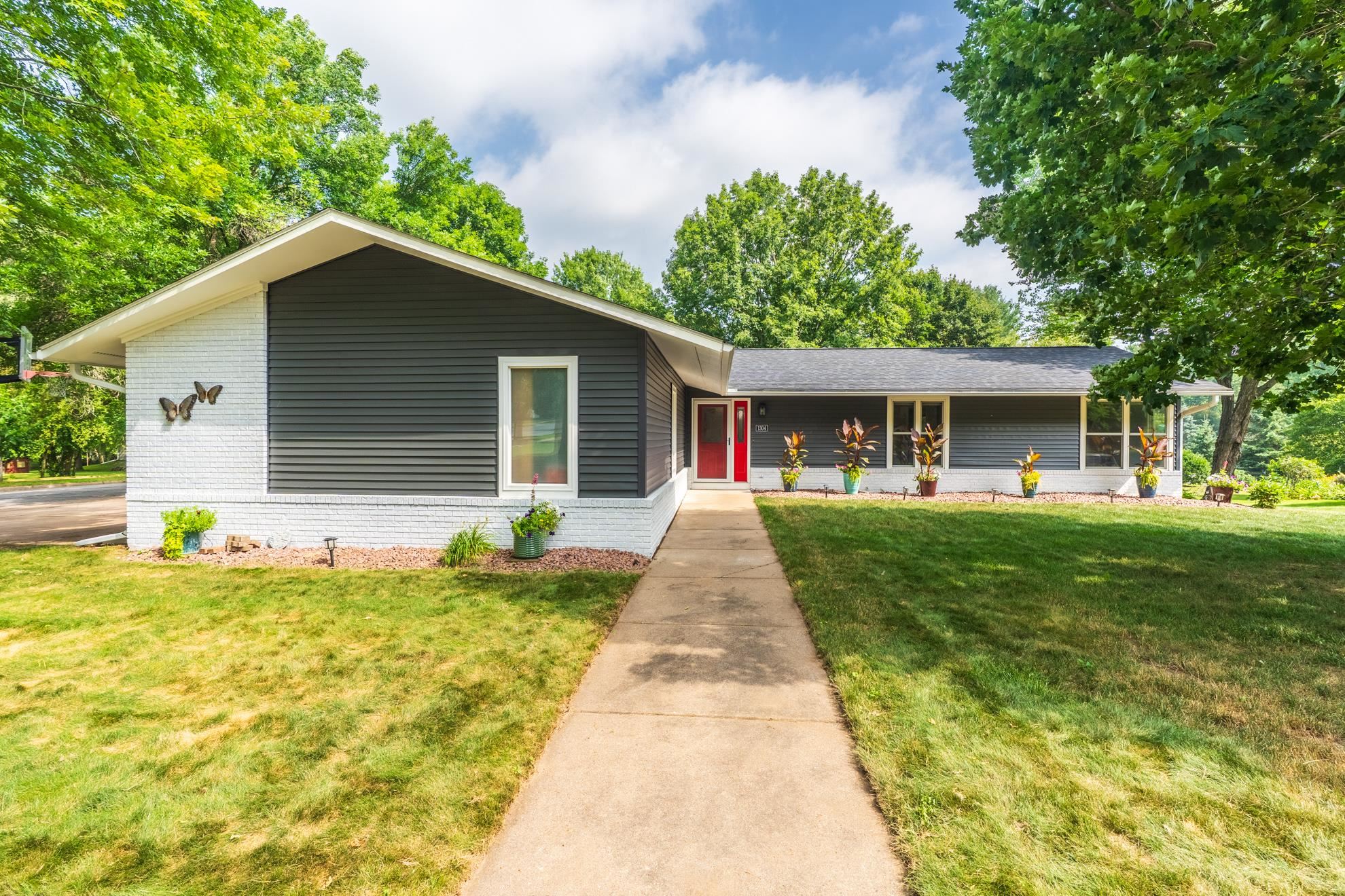 1304 MAPLE HILL ROAD