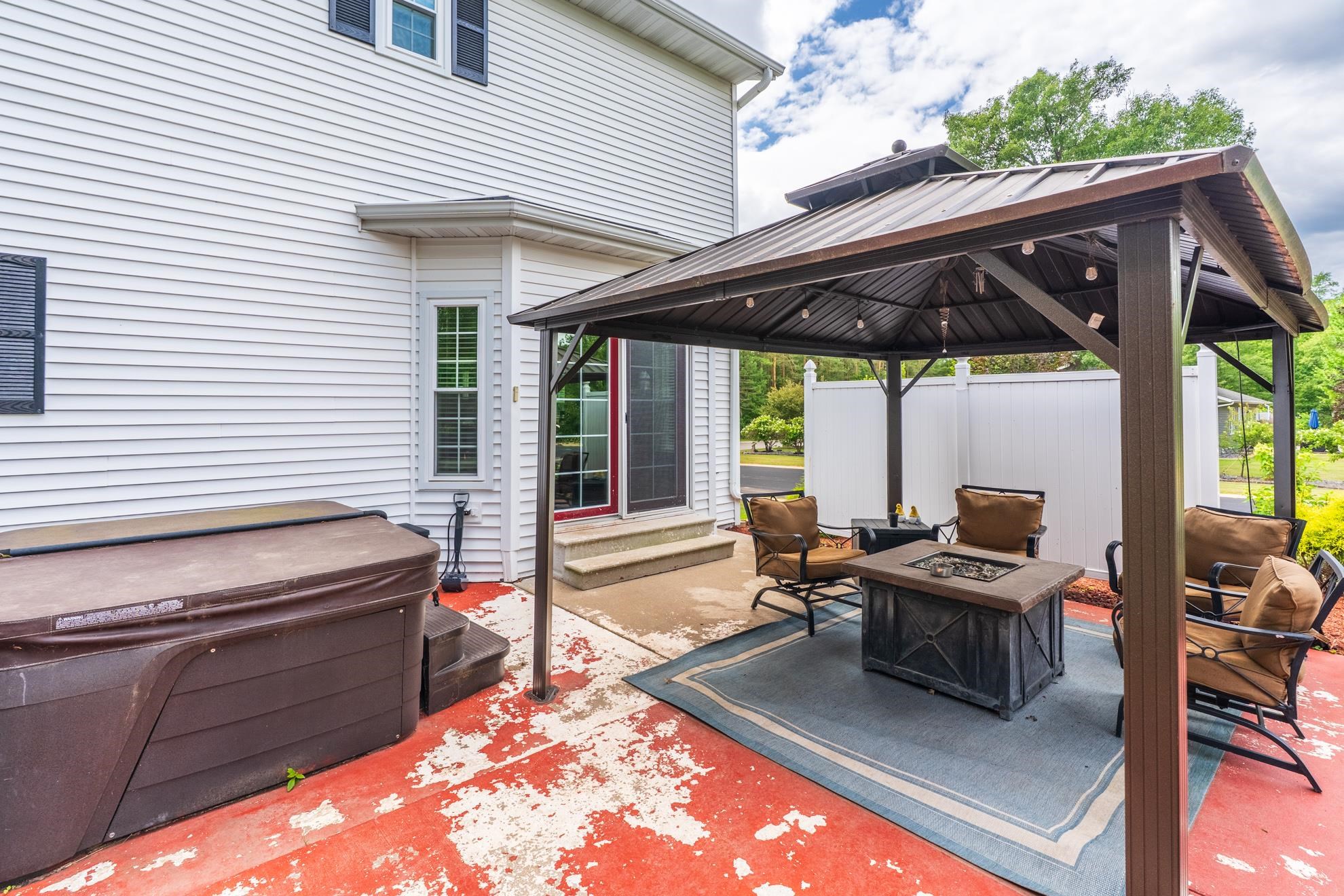 636 OCONTO ROAD