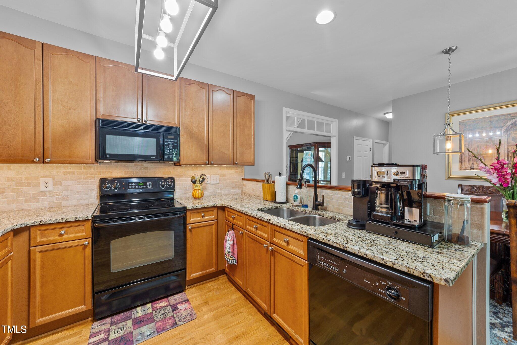 313 Tarragon Trail