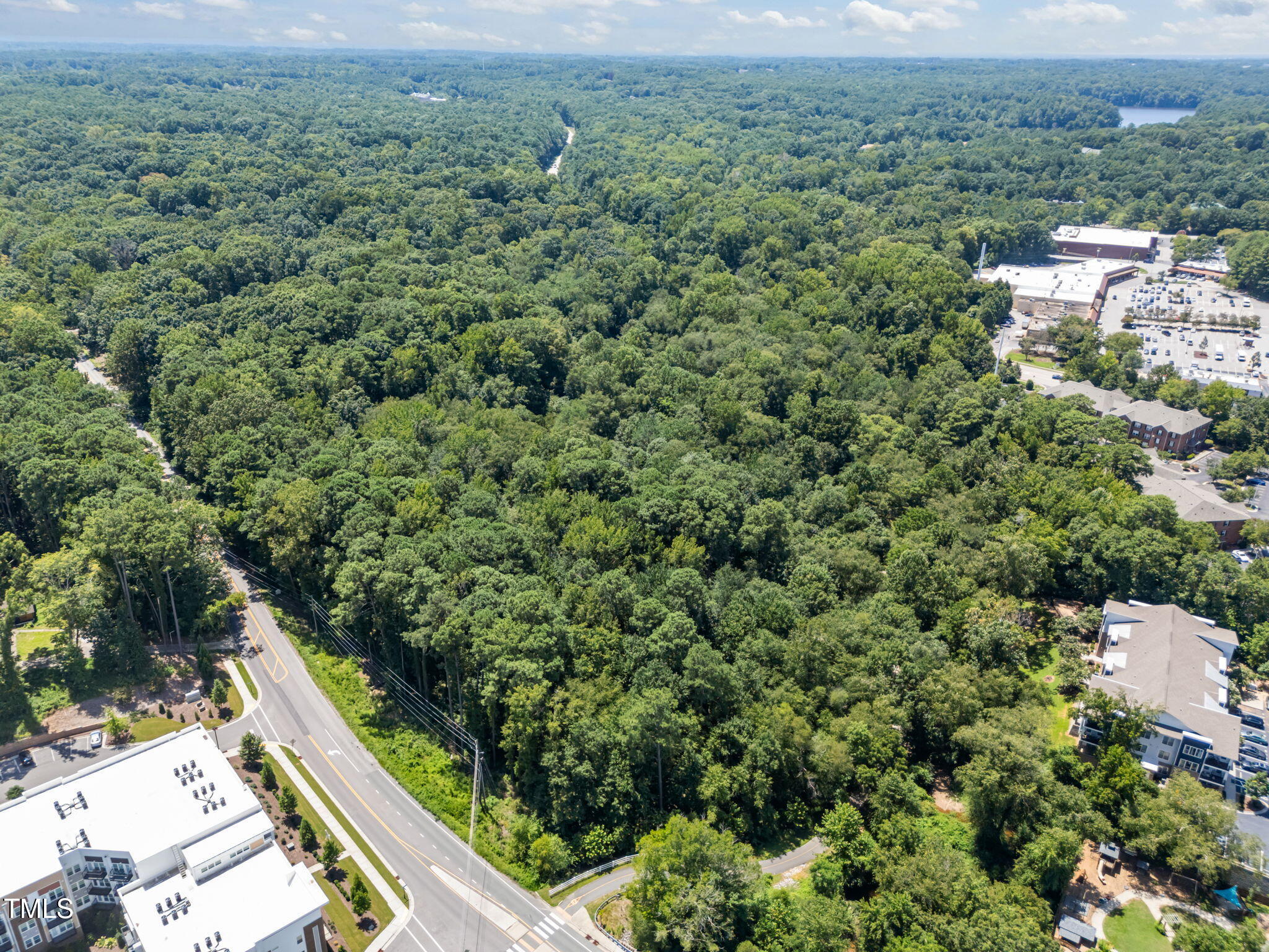 1000-1100 Trailwood Drive