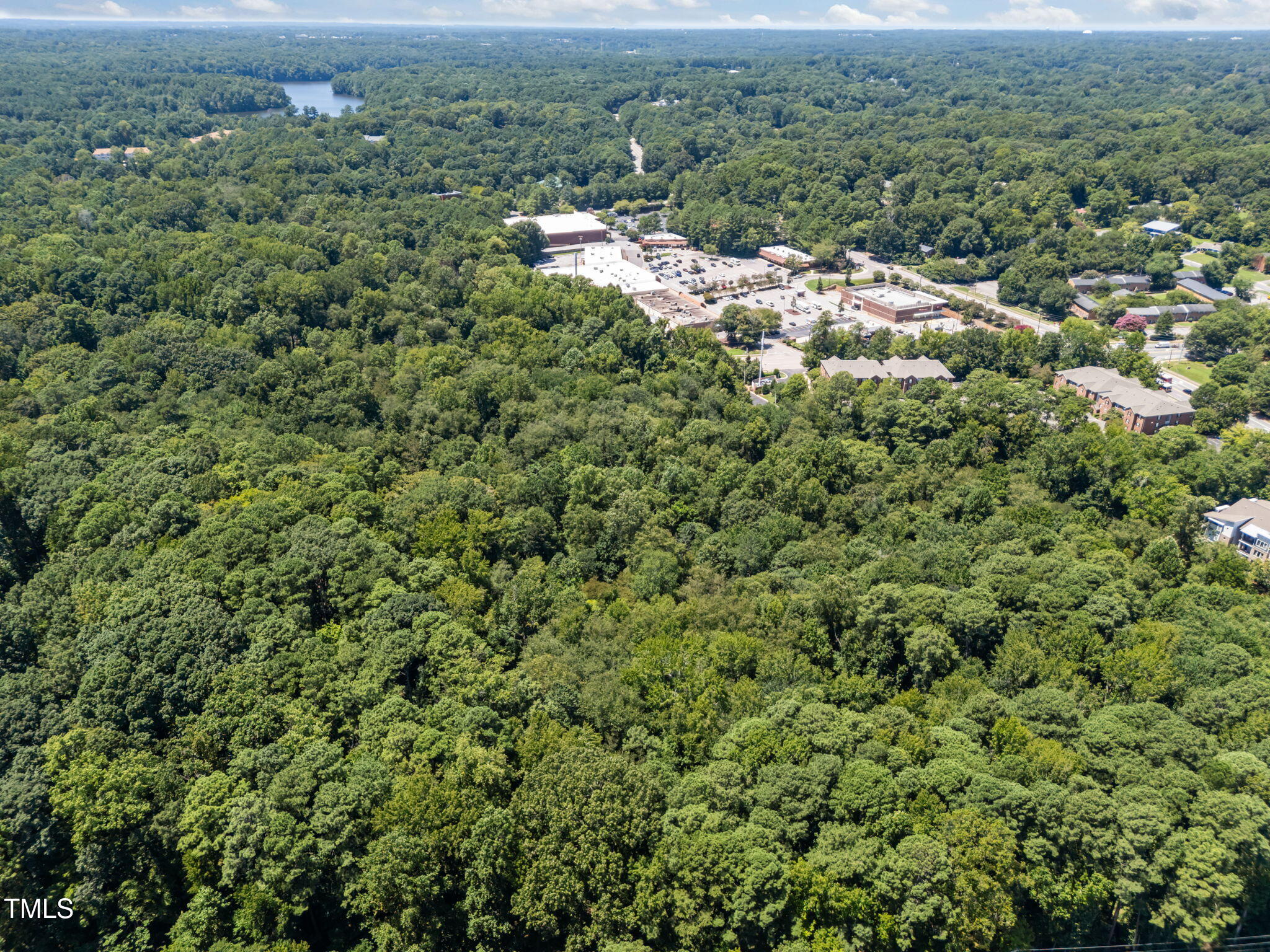 1000-1100 Trailwood Drive
