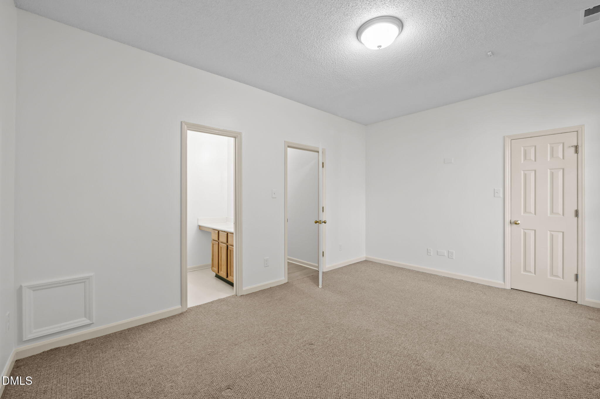 10 Forest Oaks Drive