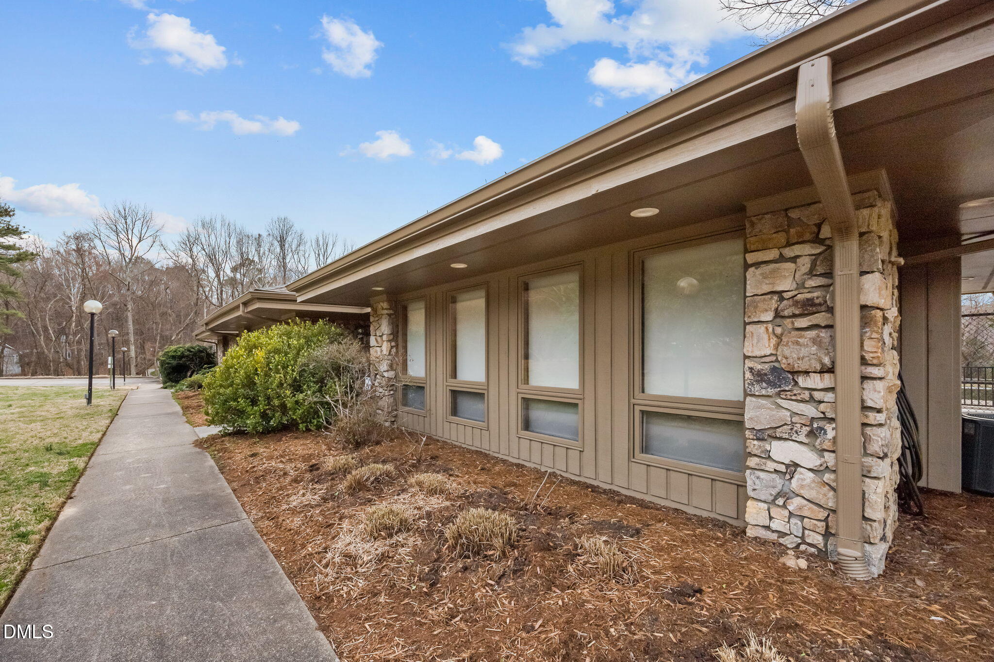105 Oakstone Drive