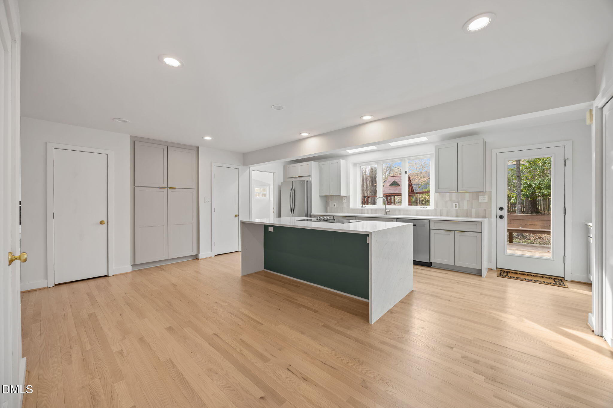105 Oakstone Drive