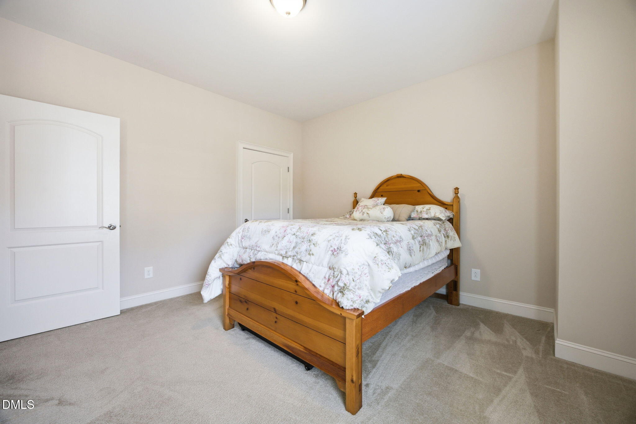 1089 Blue Bird Lane