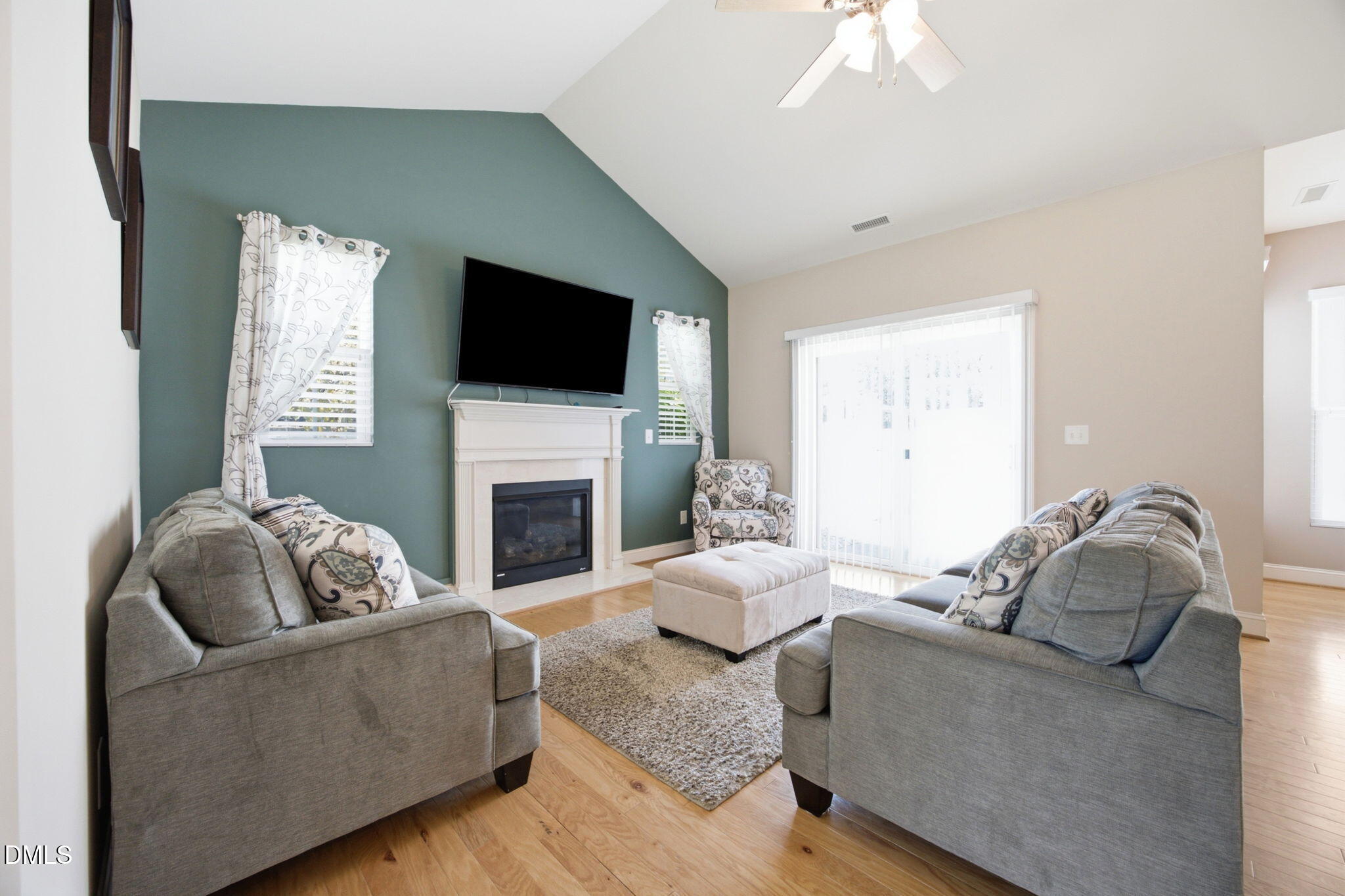 1089 Blue Bird Lane