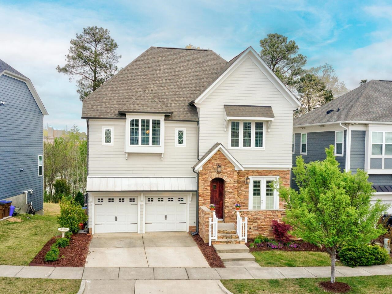 605 Lake Holding Street