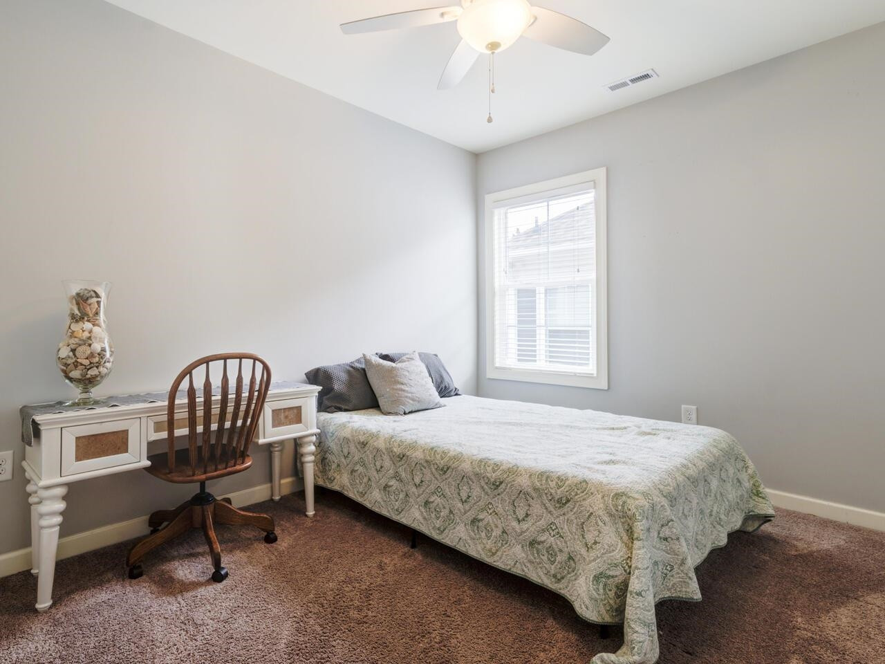 605 Lake Holding Street