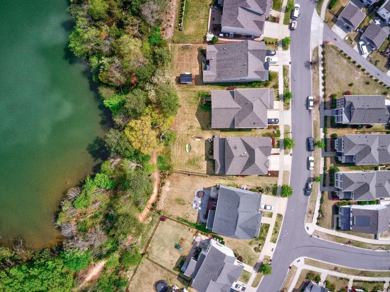 605 Lake Holding Street