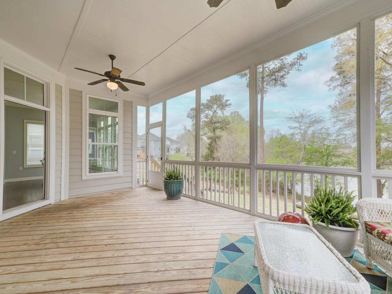 605 Lake Holding Street