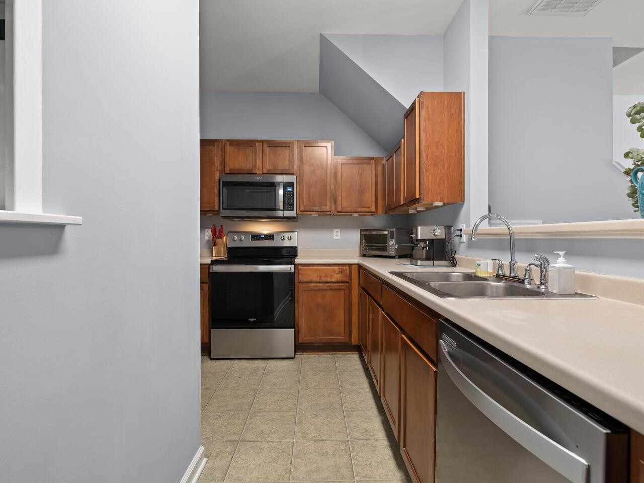 803 Hadel Place