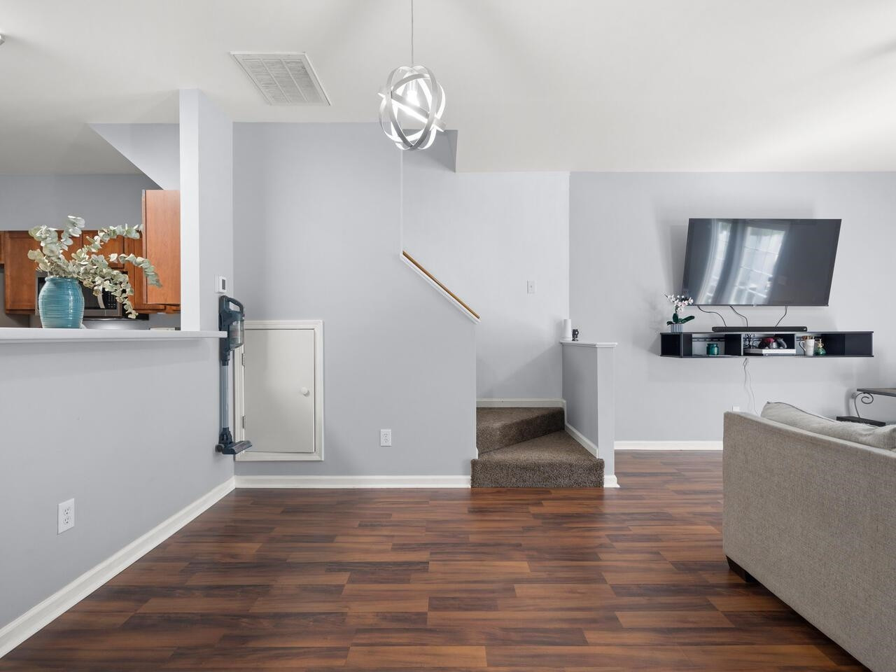 803 Hadel Place