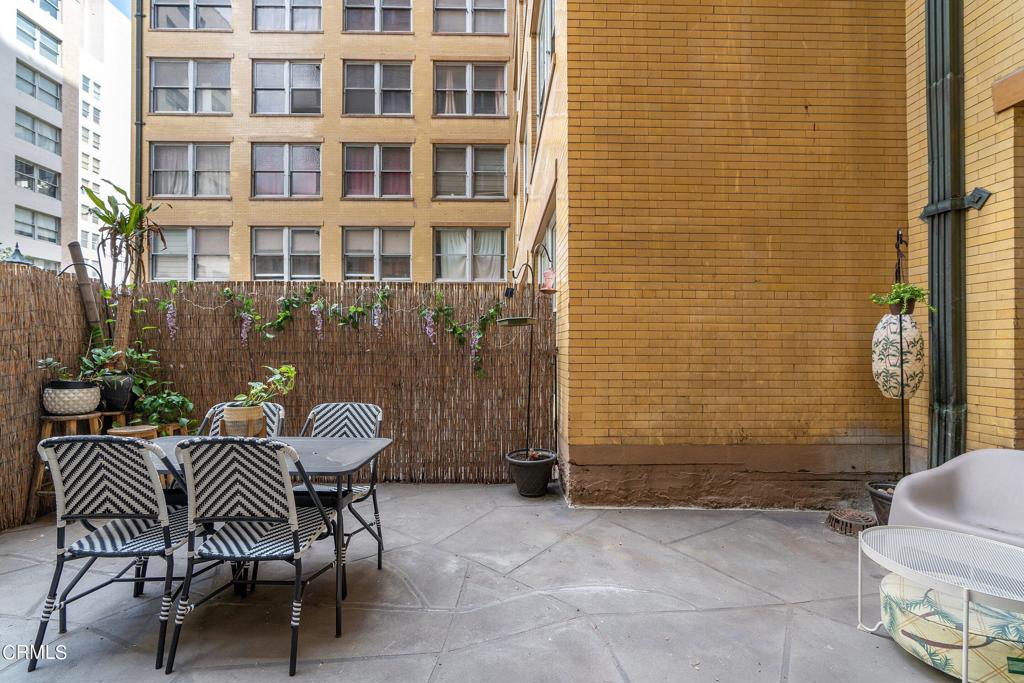 215 W 7th Street 303