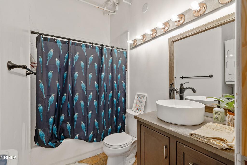 215 W 7th Street 303