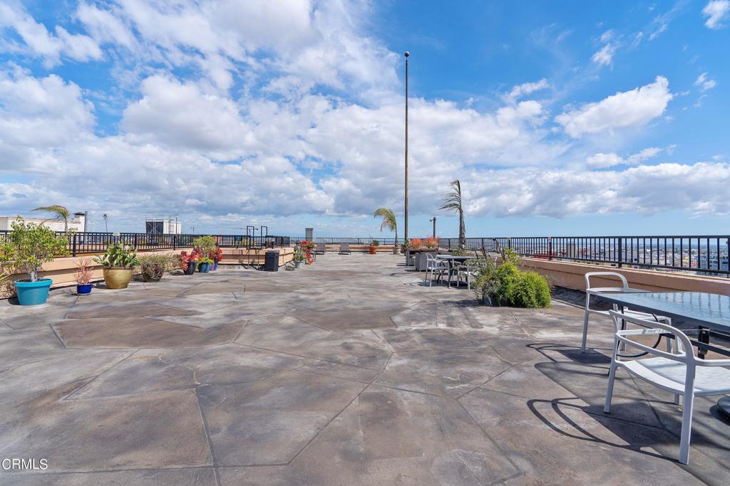 215 W 7th Street 303