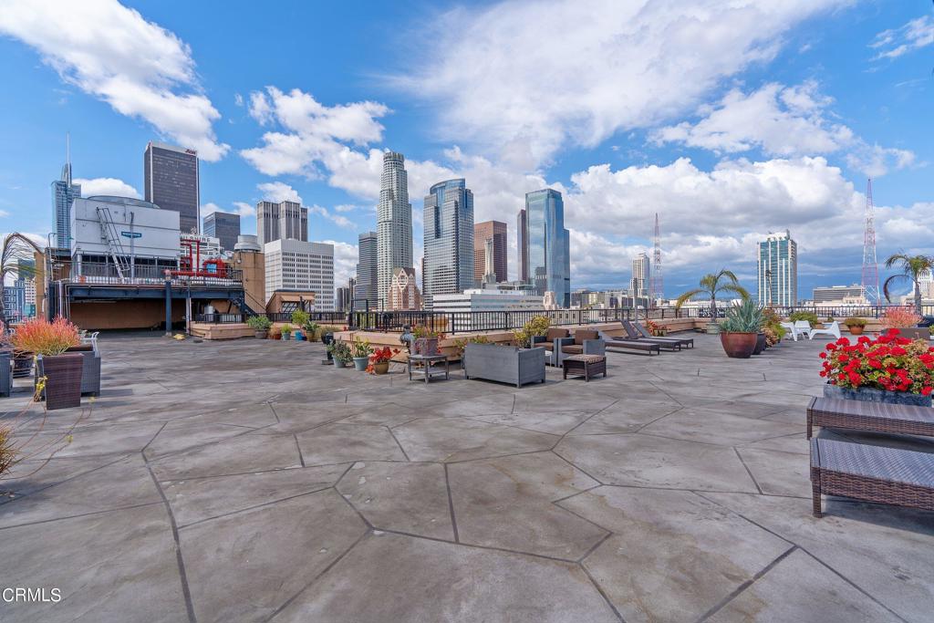 215 W 7th Street 303