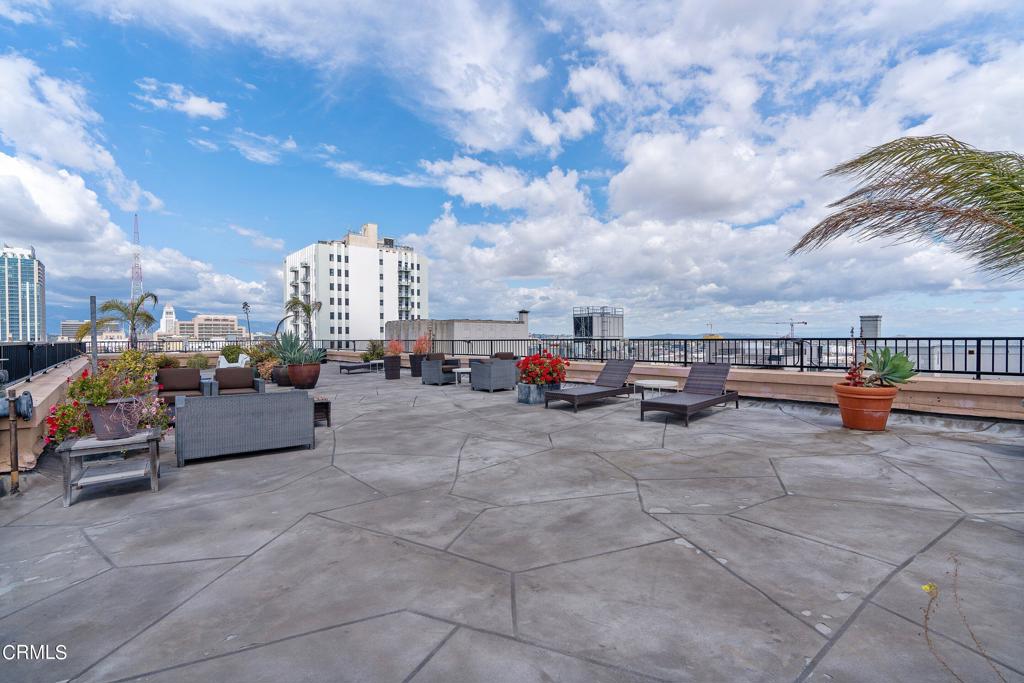 215 W 7th Street 303