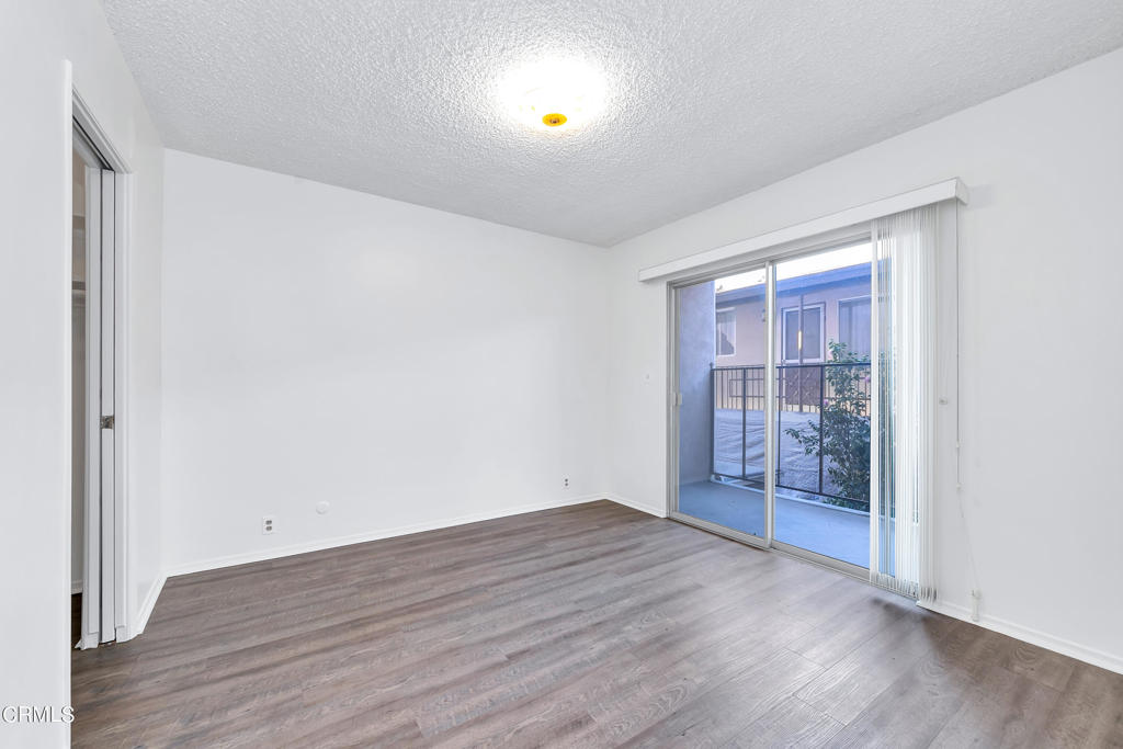 215 N Kenwood Street 203